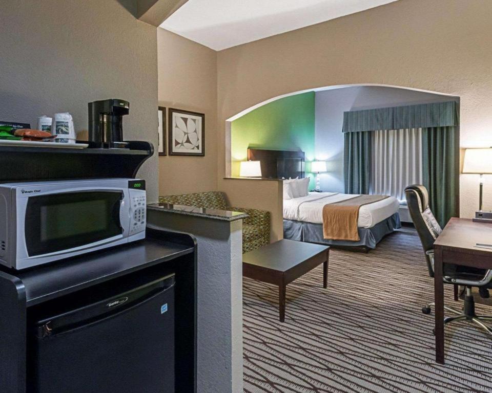 Quality Suites Sulphur Ngoại thất bức ảnh