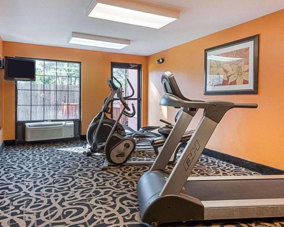 Quality Suites Sulphur Ngoại thất bức ảnh