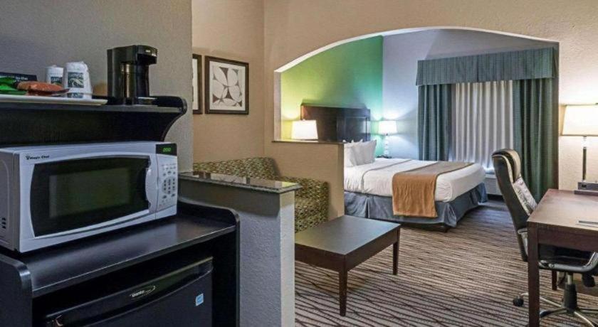 Quality Suites Sulphur Ngoại thất bức ảnh